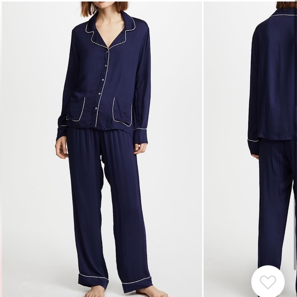 Size XS classic embroidery pajamas